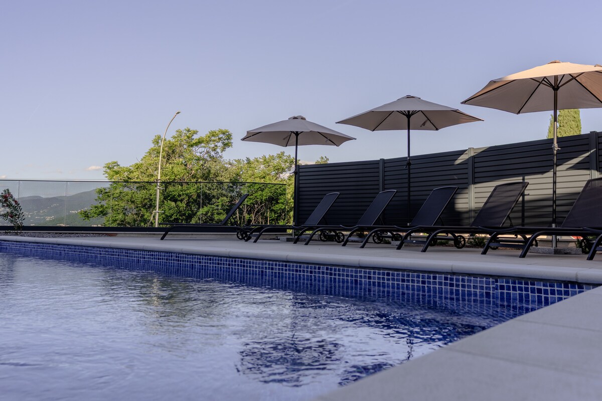 Apartment Azure – Pool