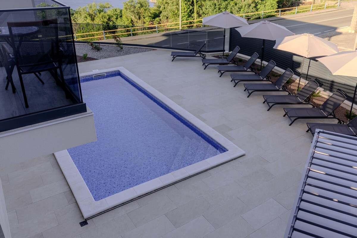 Apartment Azure – Pool